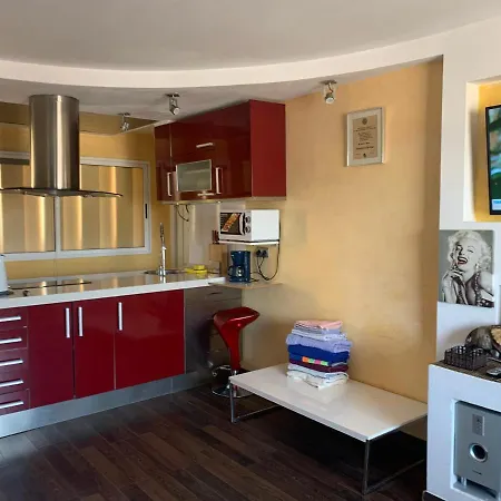 Apartment з чудовим видом,600 м леванте венідорм